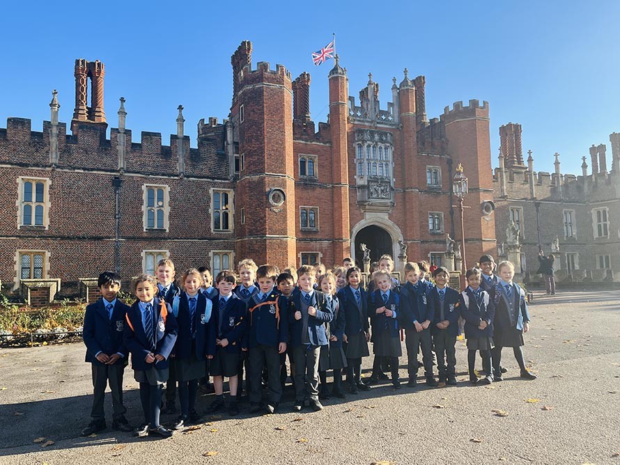 YEAR 3 HAMPTON COURT PALACE